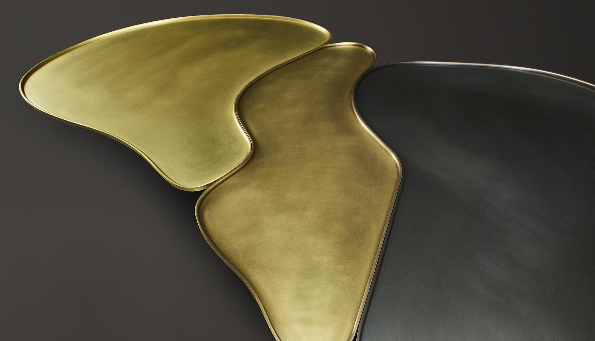 Tavolo basso Moscou che appartiene alla La Capsule Collection Bruno Moinard, presentata nel 2014 e frutto della collaborazione di Promemoria con il celebre designer francese | Promemoria