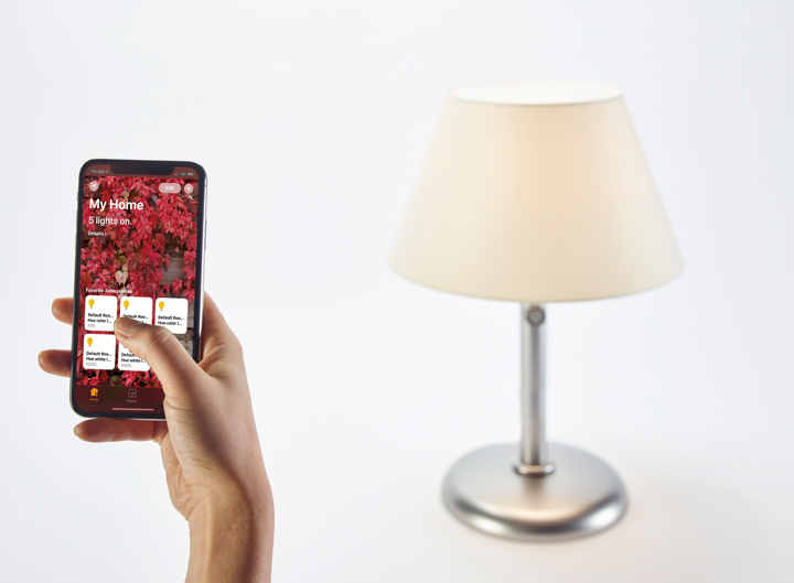 Zip.ico is a LED WiFi table lamp in alluminum with cotton and methacrylate diffusers, controlled controlled using the Apple Home app, from Promemoria's catalogue | Promemoria