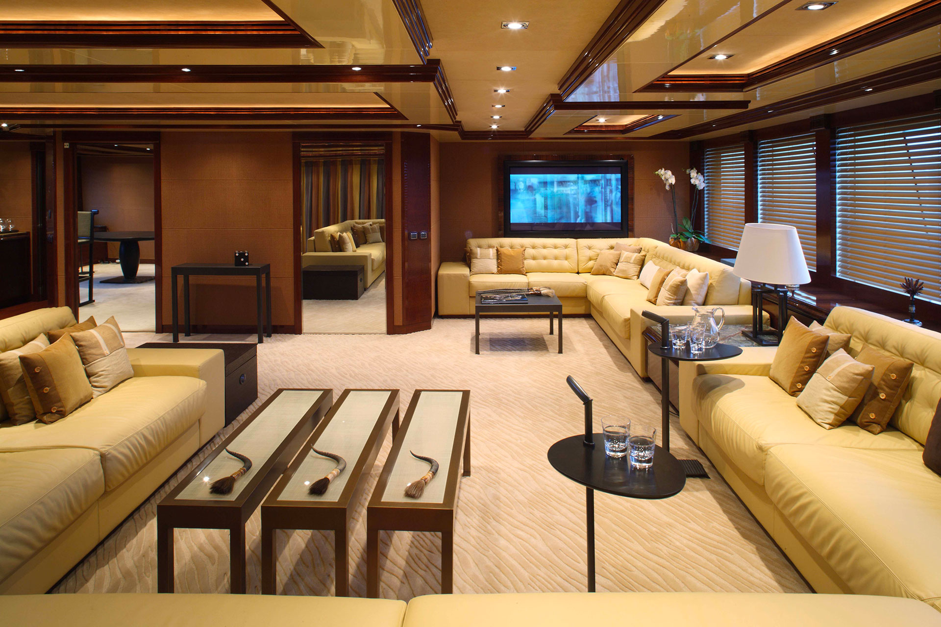 Dining room in the AZTECA Yacht furnished with Promemoria | Promemoria